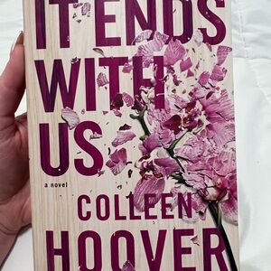 It Ends With Us by Colleen Hoover